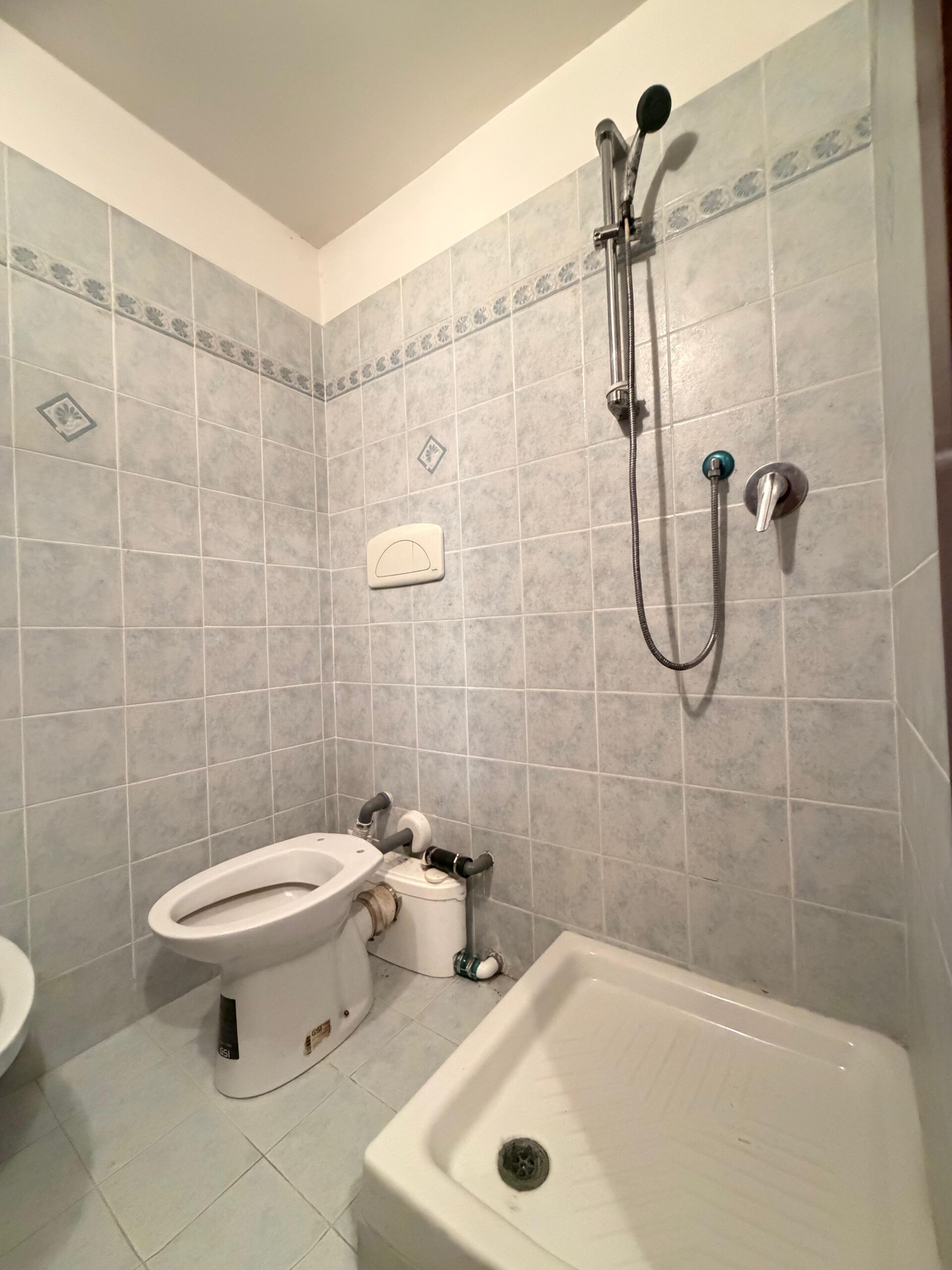 Locale C/2 di 100MQ – Tivoli Terme
