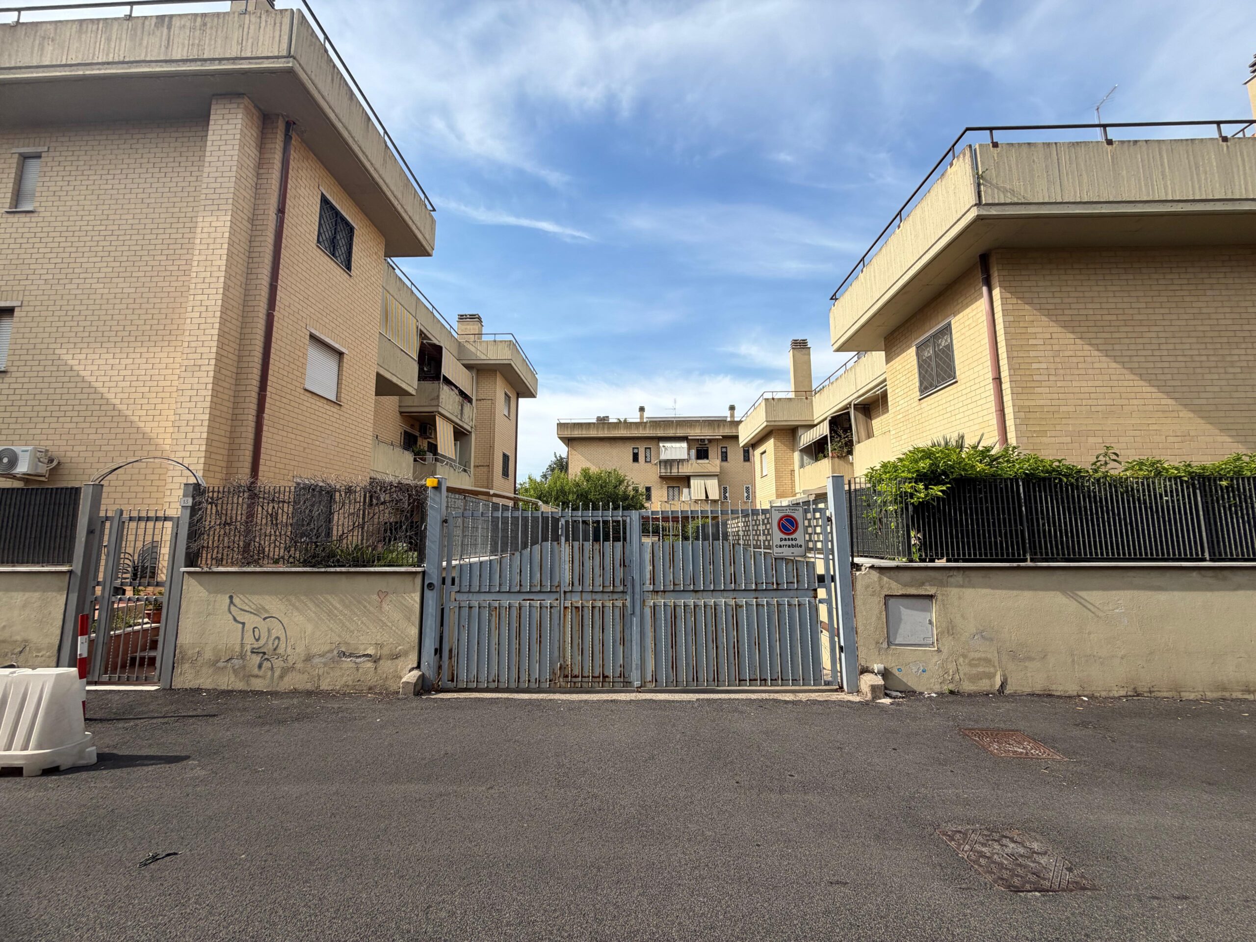 Locale C/2 di 100MQ – Tivoli Terme