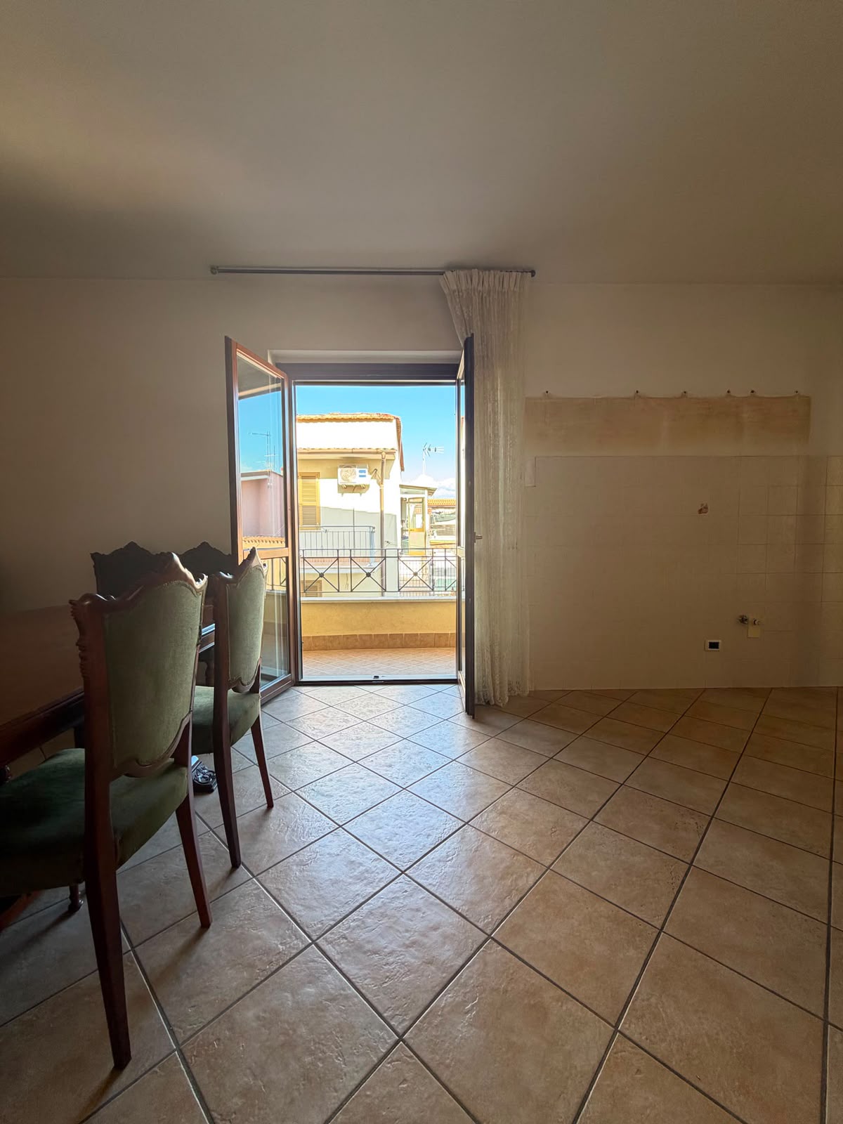 1° piano con balcone angolare – libero da subito
