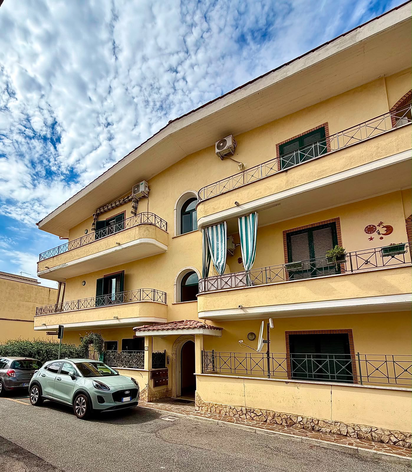 1° piano con balcone angolare – libero da subito