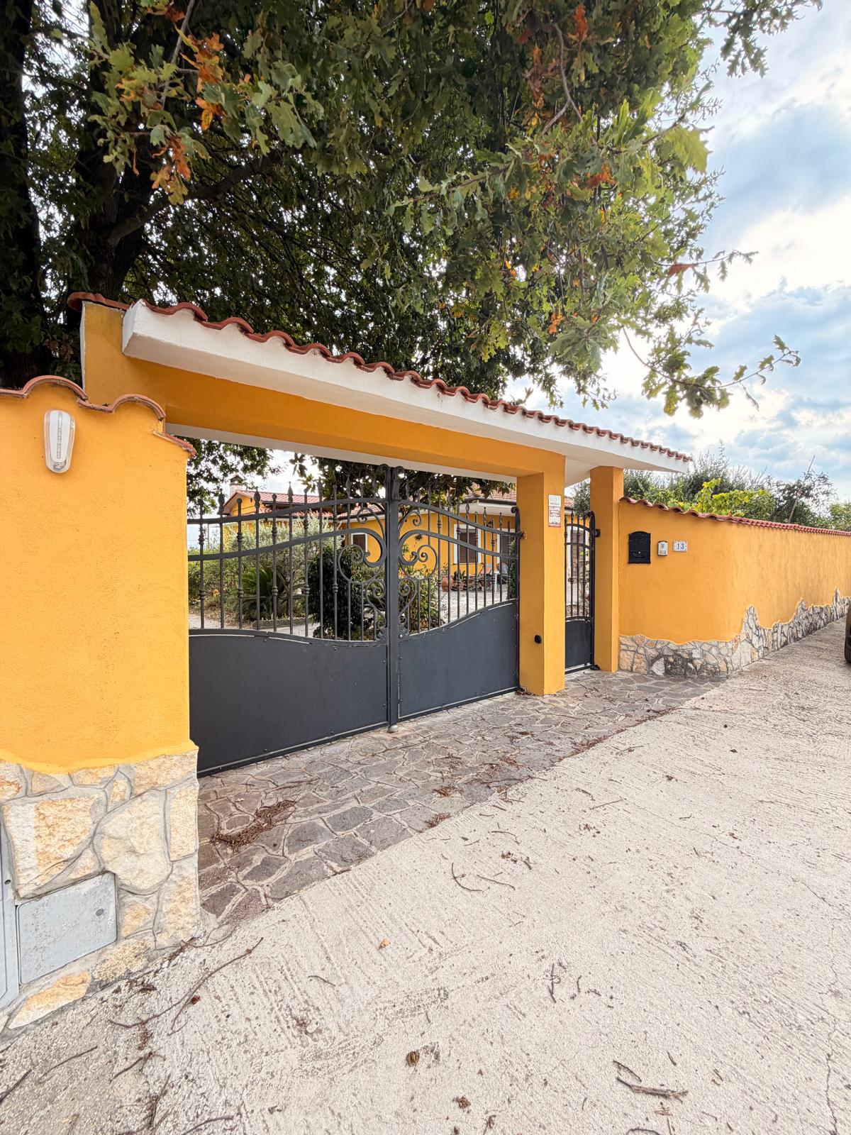 Villa singola con giardino di 1.000 mq.ca. Ottimo stato!