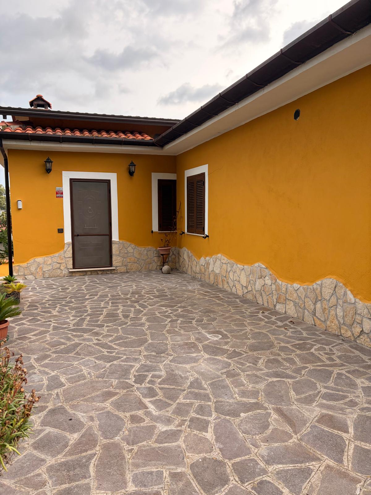 Villa singola con giardino di 1.000 mq.ca. Ottimo stato!