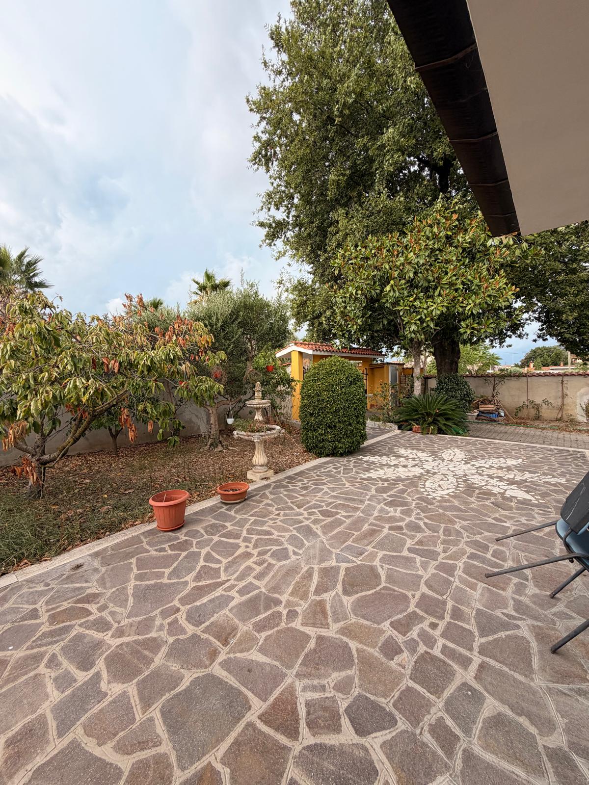 Villa singola con giardino di 1.000 mq.ca. Ottimo stato!