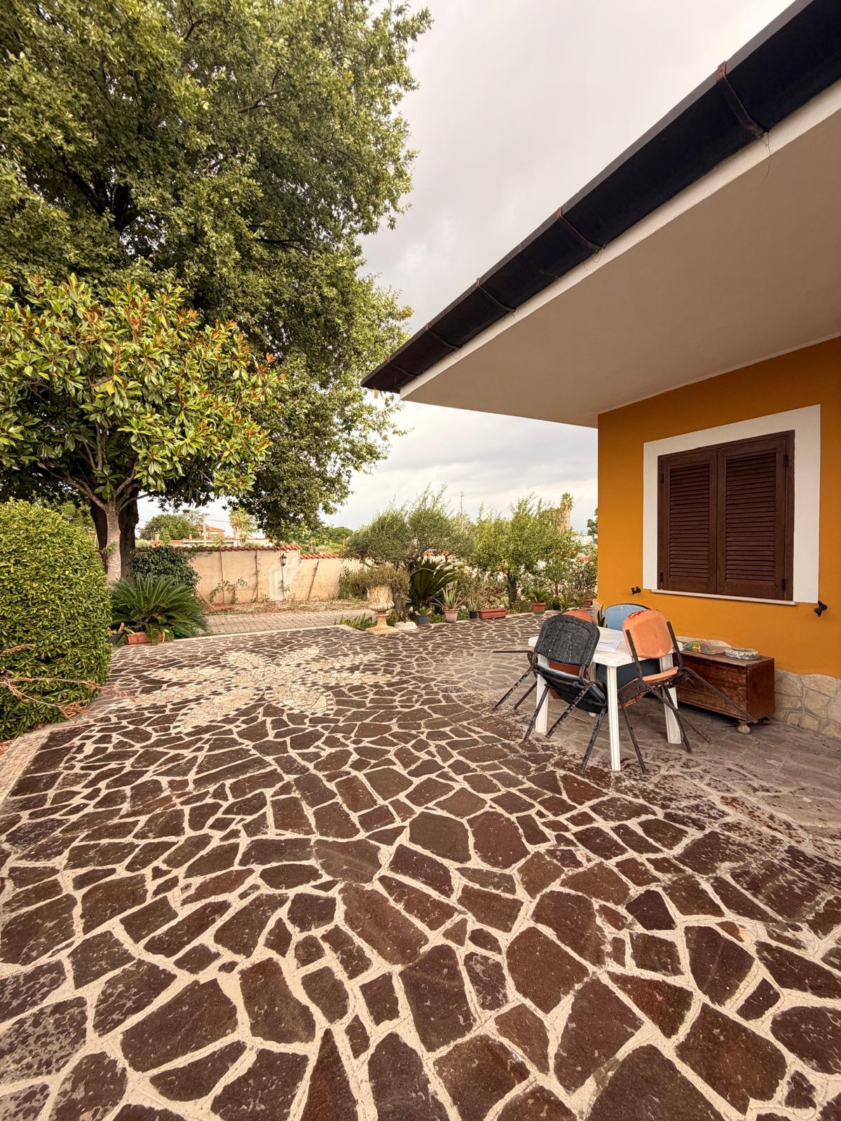 Villa singola con giardino di 1.000 mq.ca. Ottimo stato!