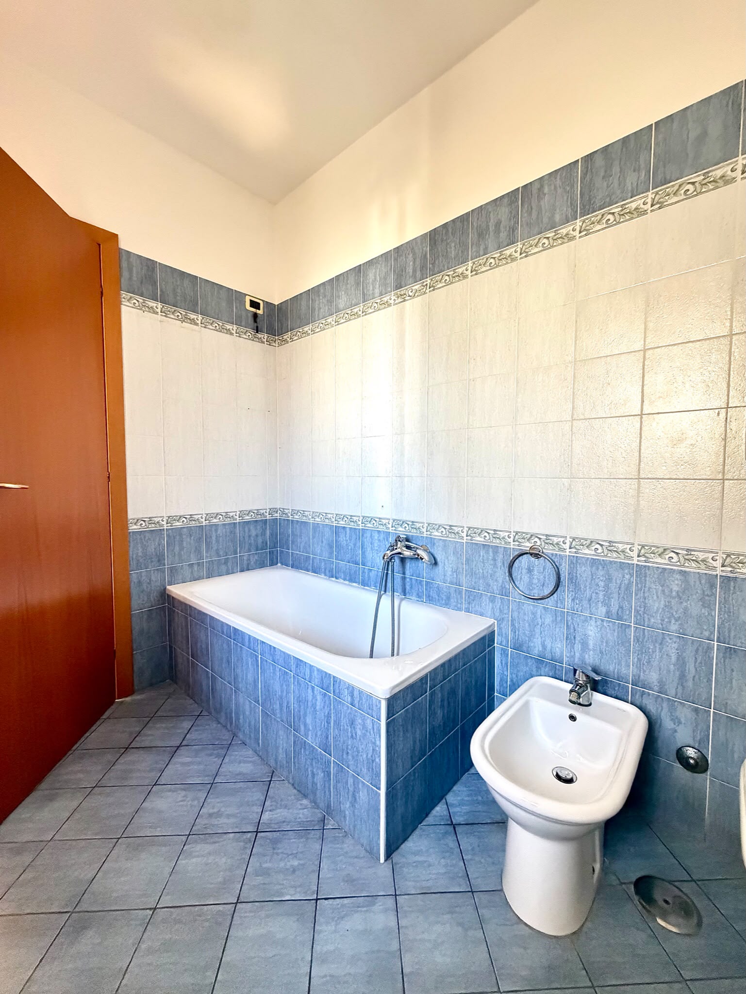 1° piano con balcone angolare – libero da subito