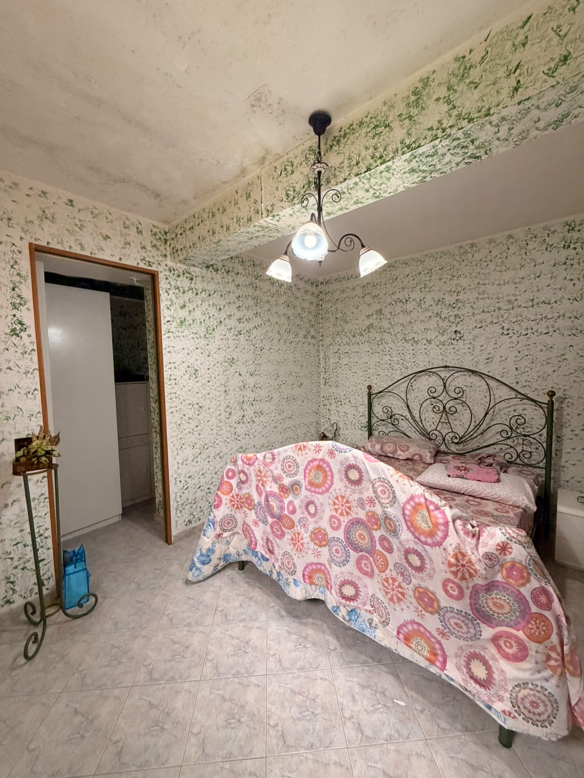 Lanuvio. 3 locali in villa con terrazzo.