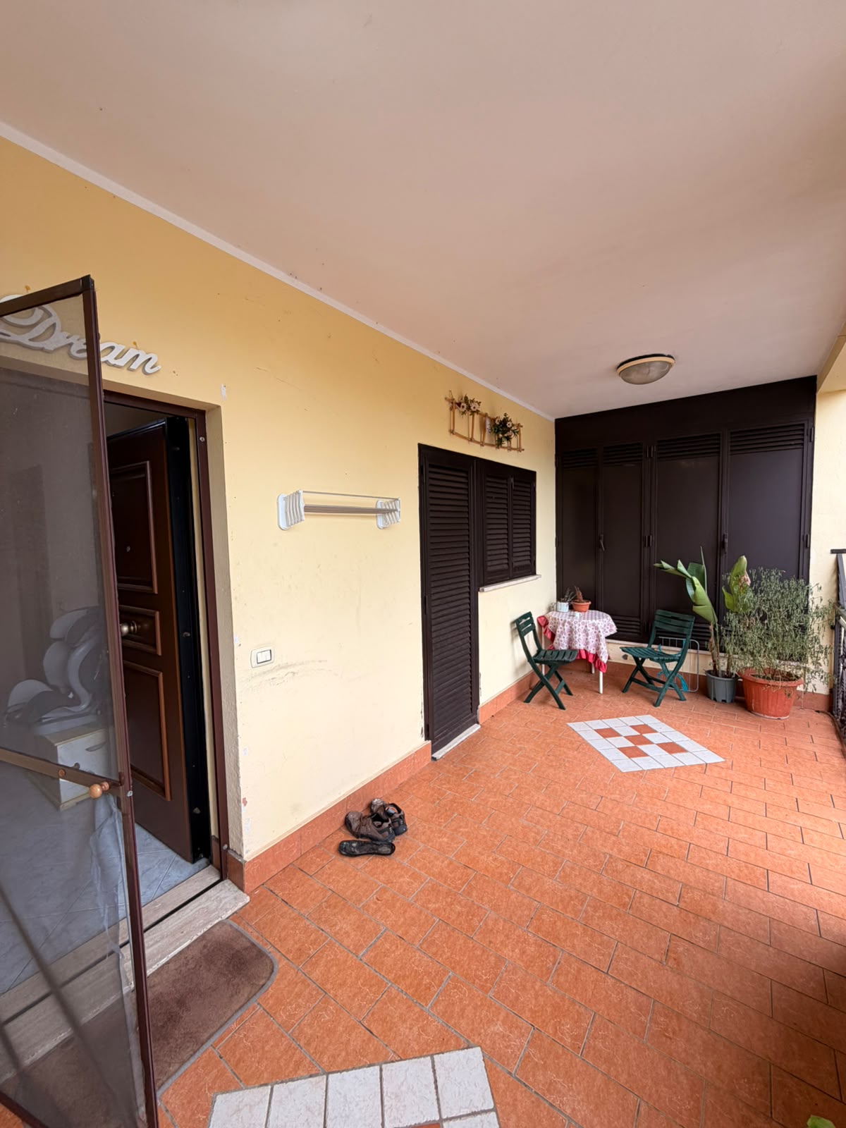 Lanuvio. 3 locali in villa con terrazzo.